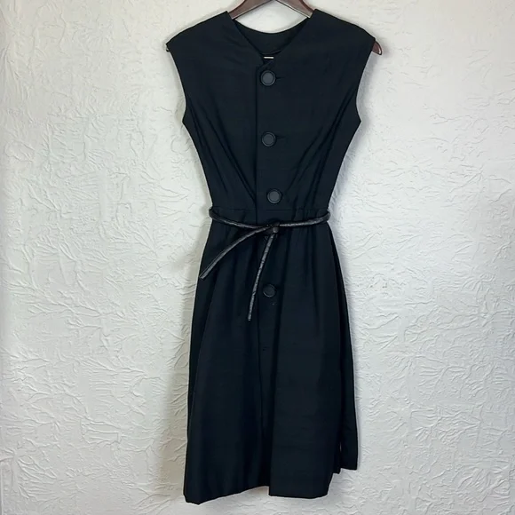 Vintage Sleeveless Back Button Dress - Picture 4 of 12